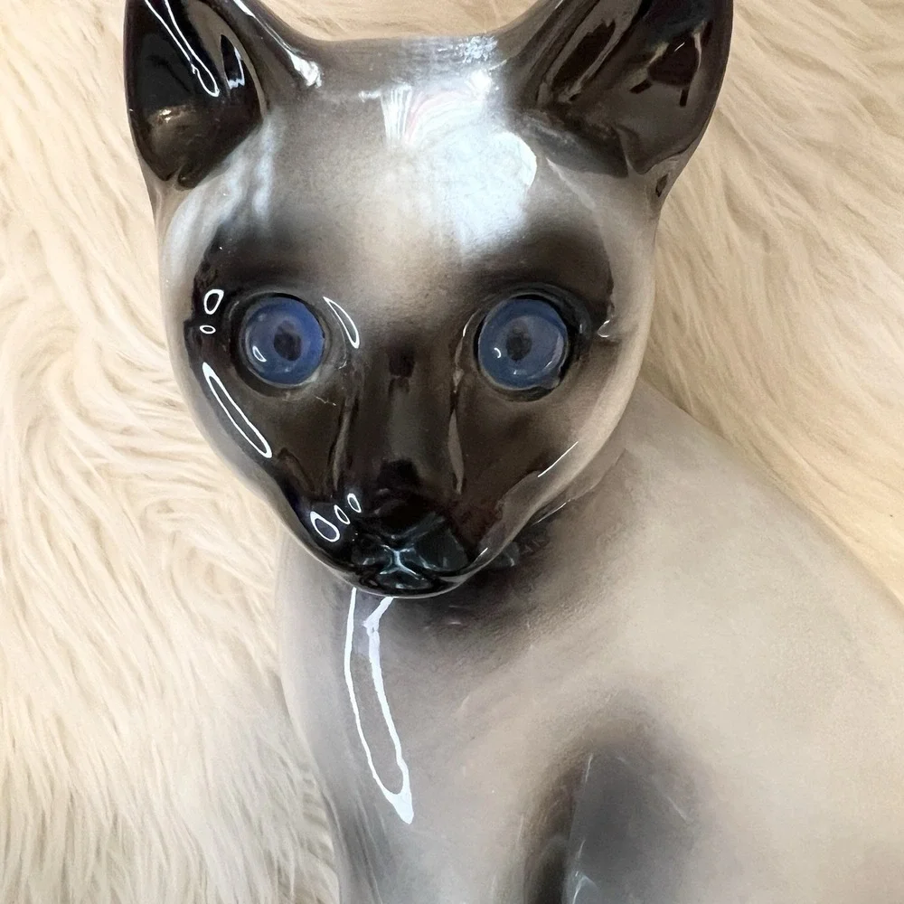 Vintage ELPA Alcobaca Portugal Gray Siamese Cat Ceramic‎ Figurine Blue Eye 11